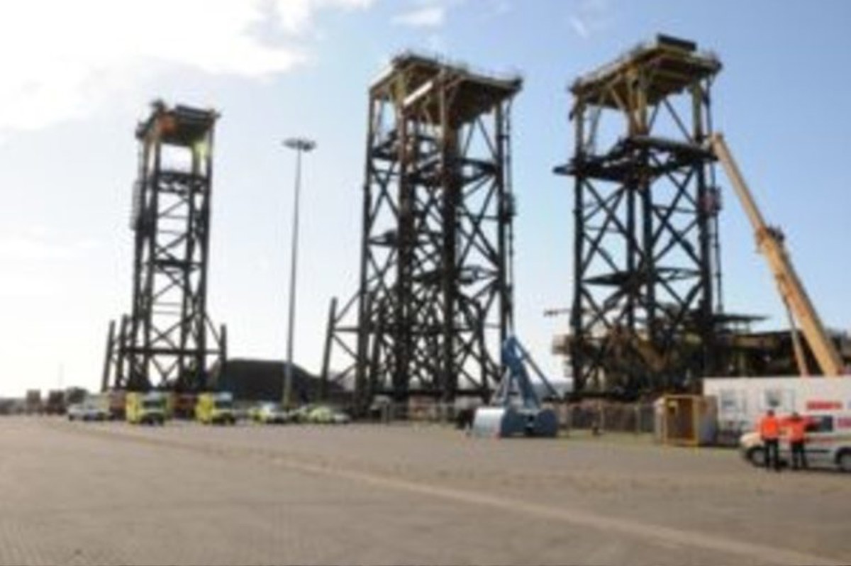 IMCA SF: UK HSE: Incident during rig decommissioning leads to fatality 3 Emergency services attended the scene following the incident