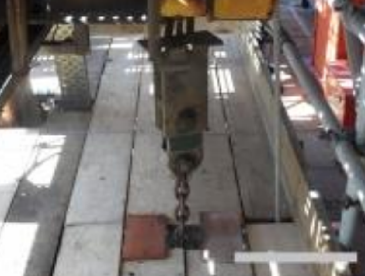 Scaffolding around winch chain