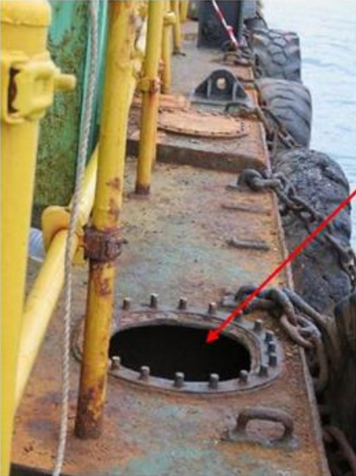 Supervisor entered a dredging vessel’s ballast tank, which is a confined space, for an inspection