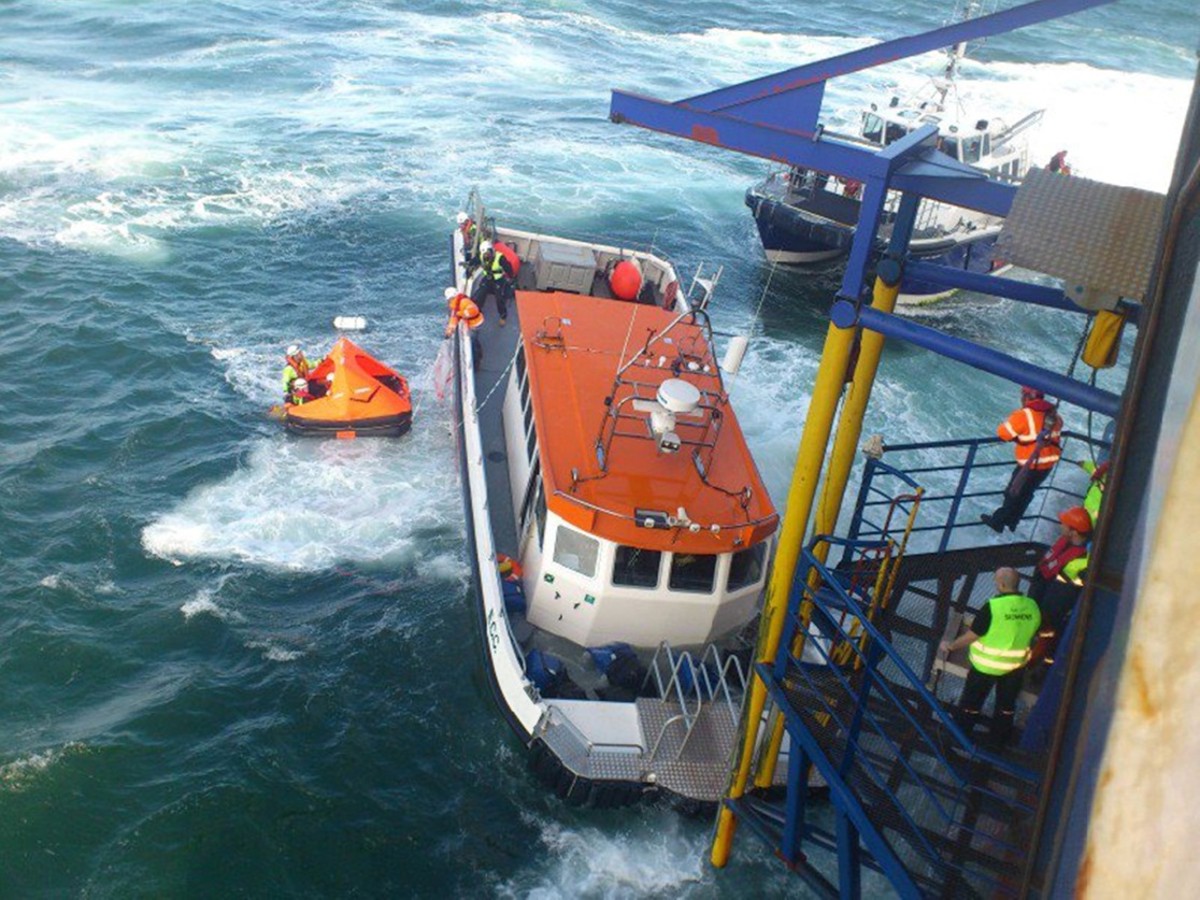 crew transfer vessel shown trapped