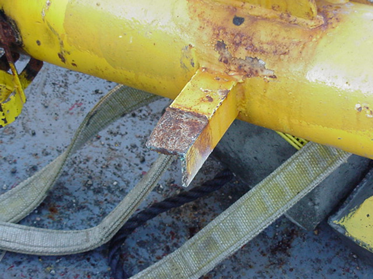 IMCA SF Diver struck by lifting frame while installing concrete mattresses 2 Angle iron