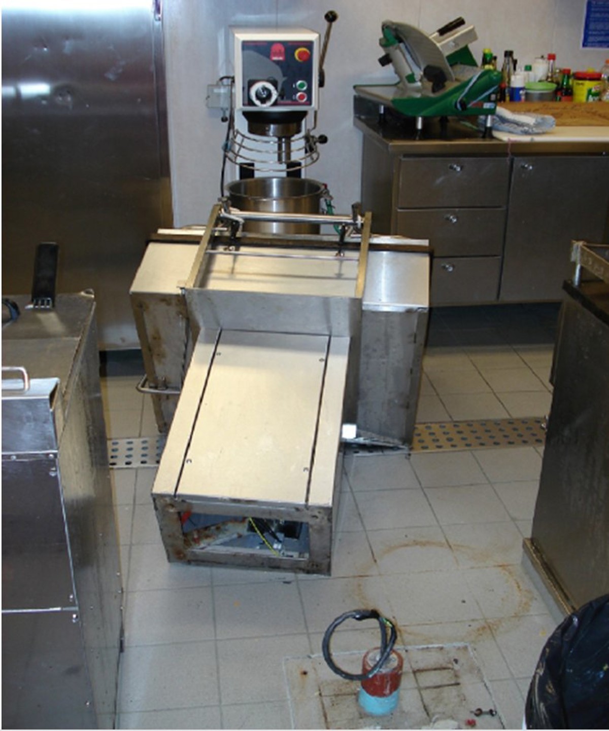 IMCA SF: Galley equipment broke free of fastenings during severe weather Image1 (4) grill fryer toppled over on floor of galley