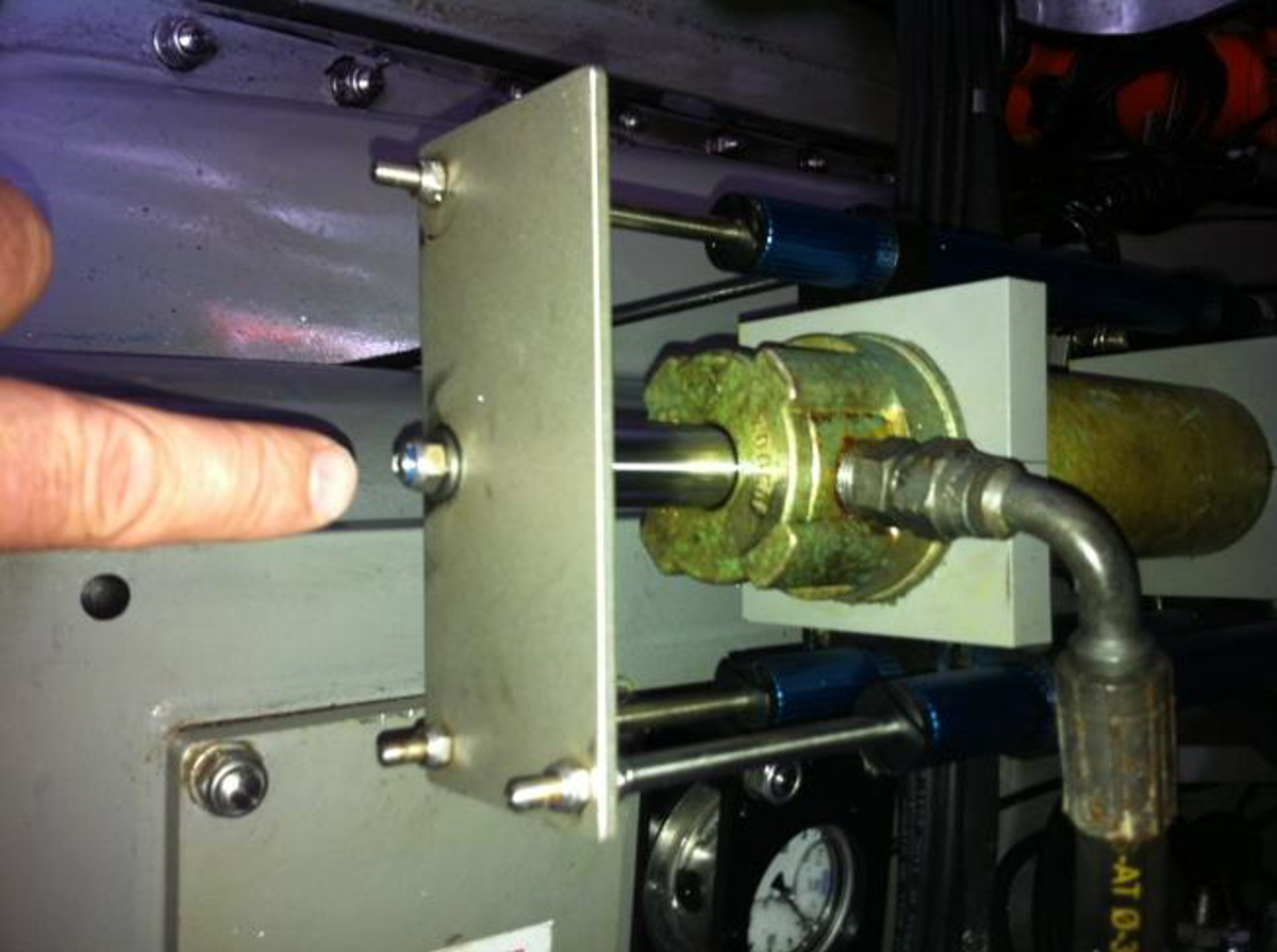 transducer plate secured correctly to ram