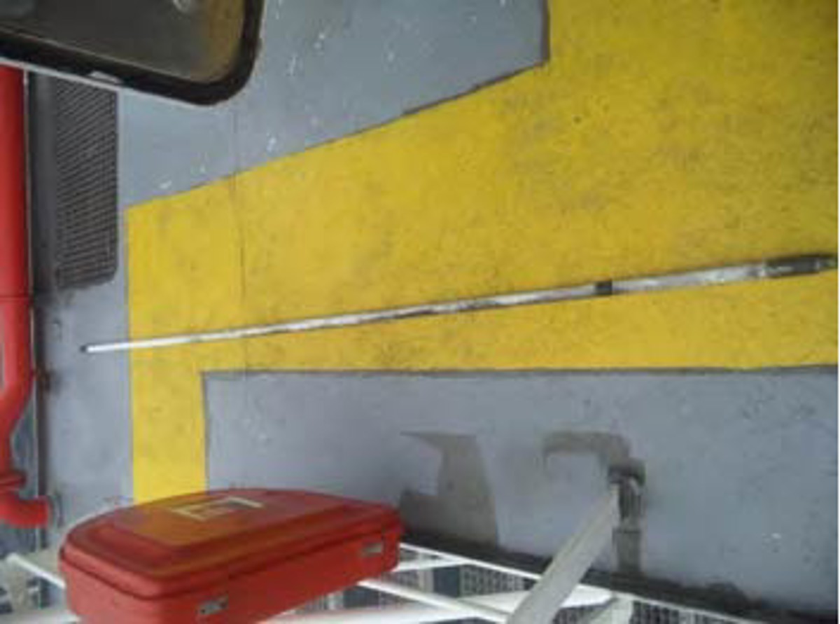 IMCA SF Dropped object near-miss: Antenna parts worked loose and fell to deck 3 Detached antenna shown on deck afterwards