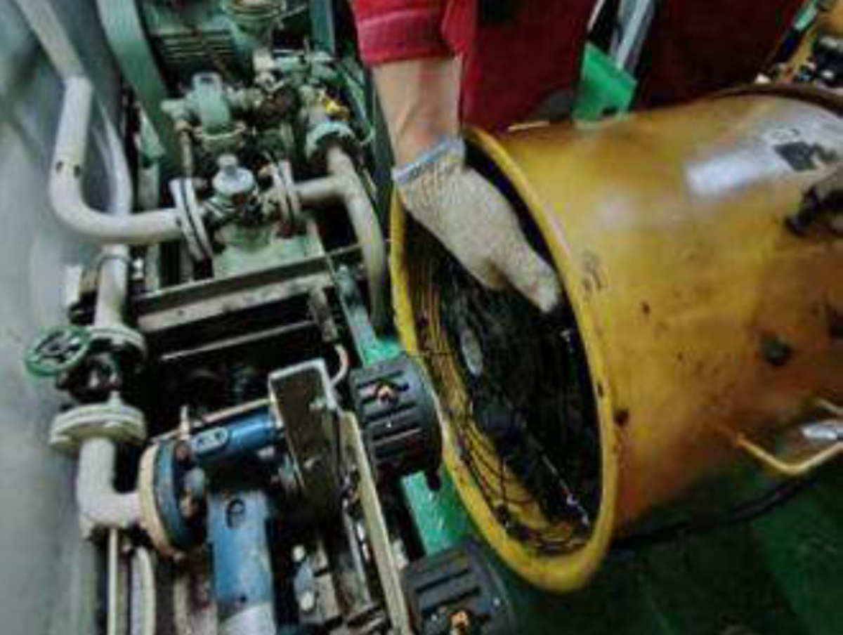 portable blower hand injury