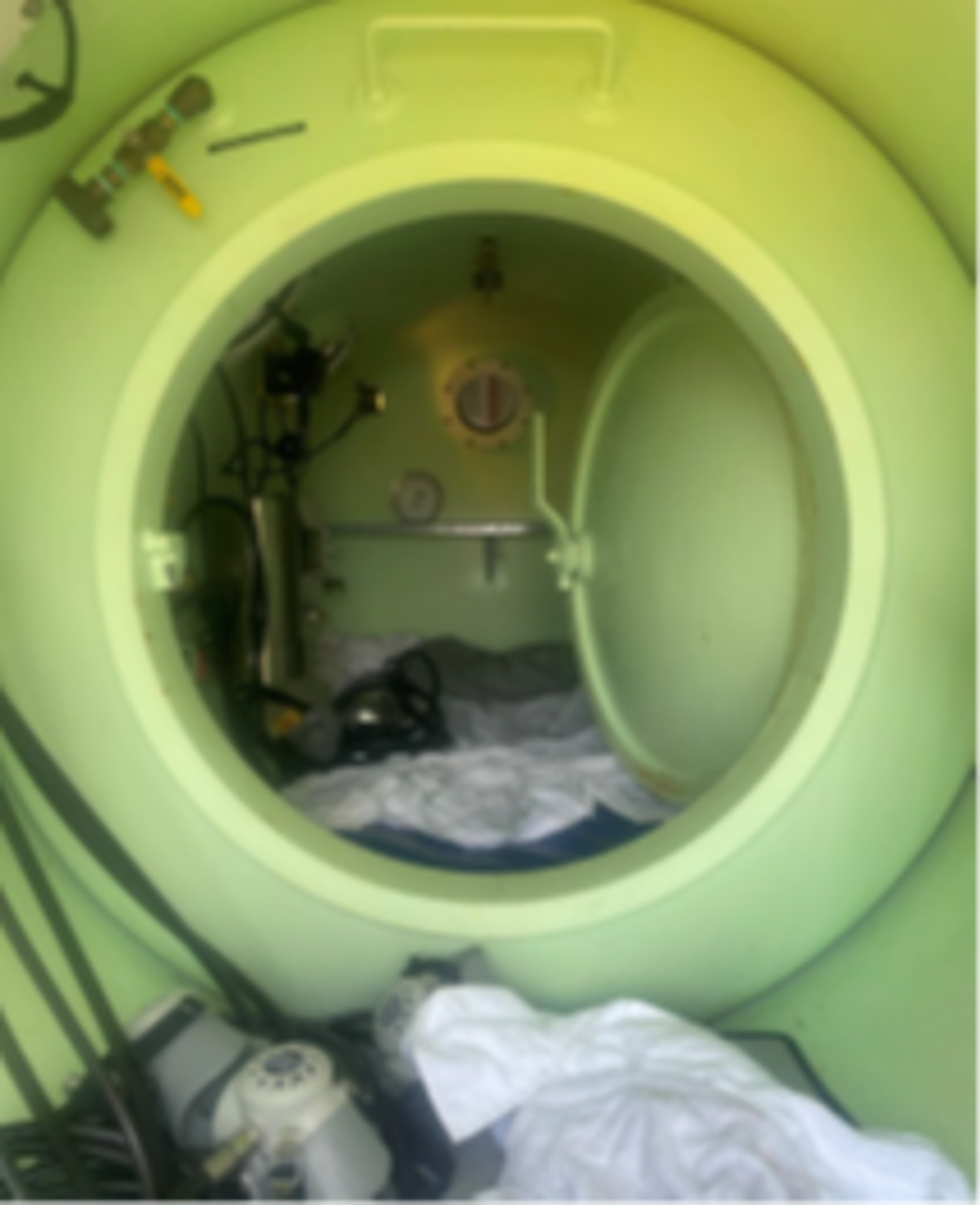 IMCA SF: Dive chamber procedures and operations 2 Containerized Chamber System