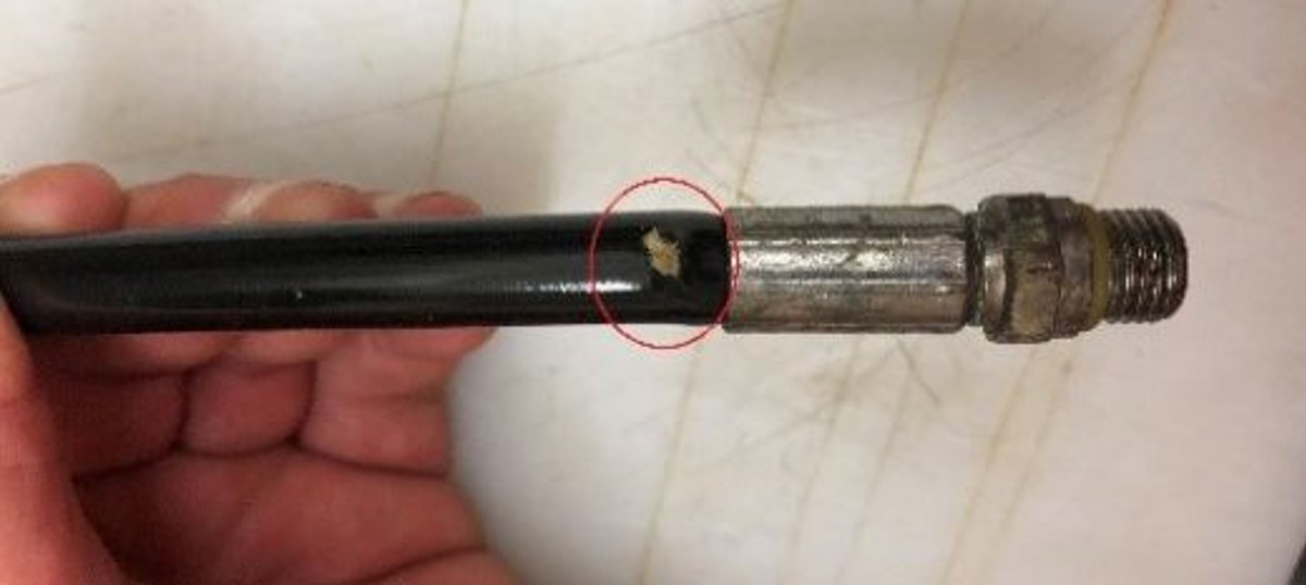 damaged hose showed a damaged outer skin near the ferrule