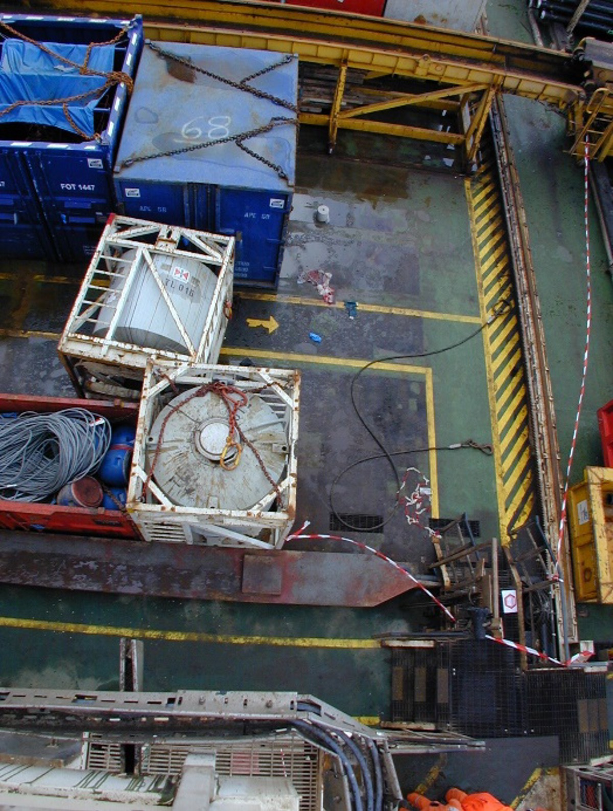 IMCA SF: Fatality during lifting operations Image2 (3) the crane pendant was lowered too much and went inside the frame holding the pod