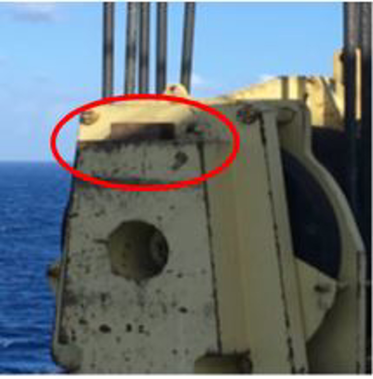 Piece of timber on main hoist block
