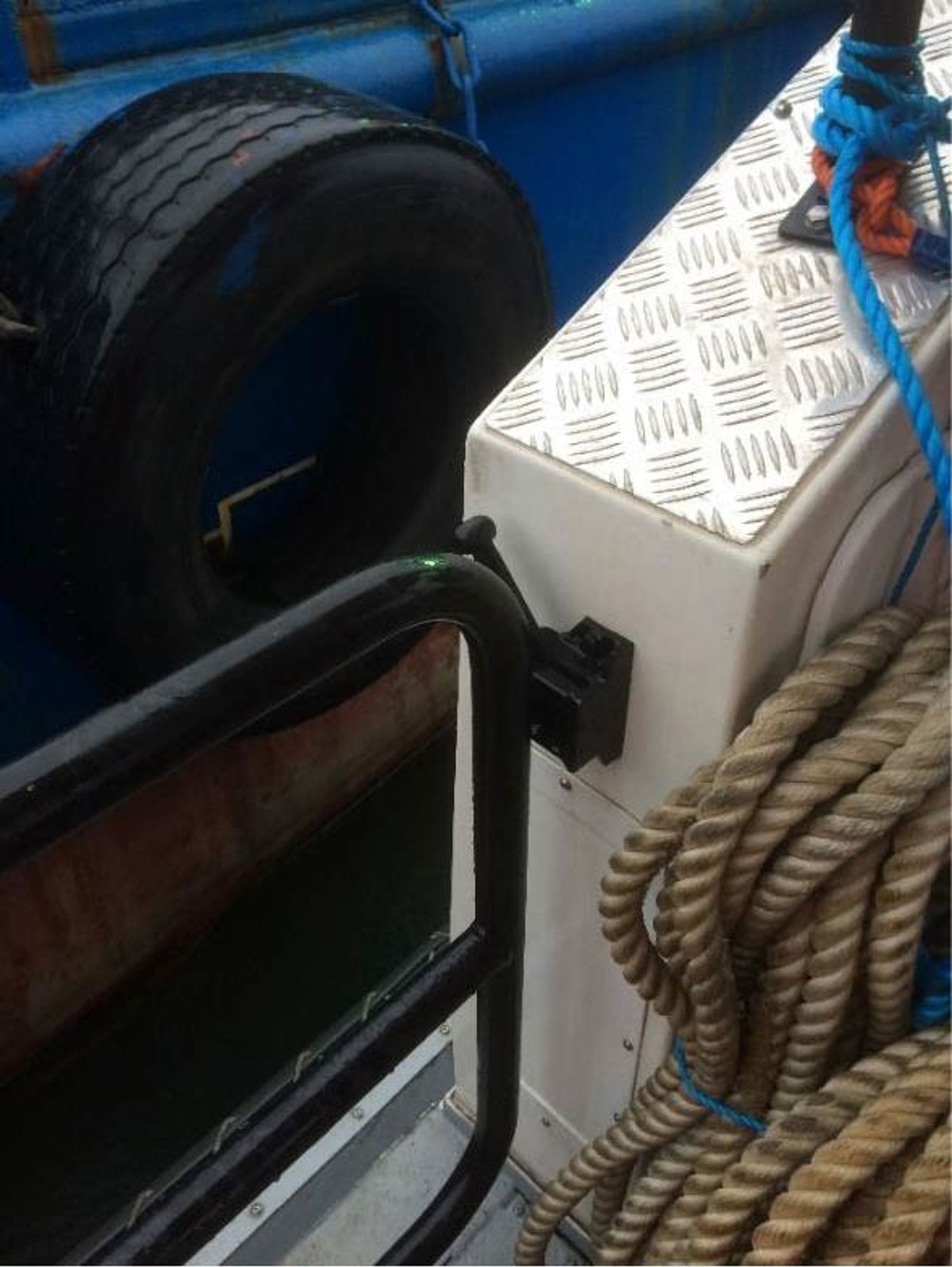 Starboard gate and latch