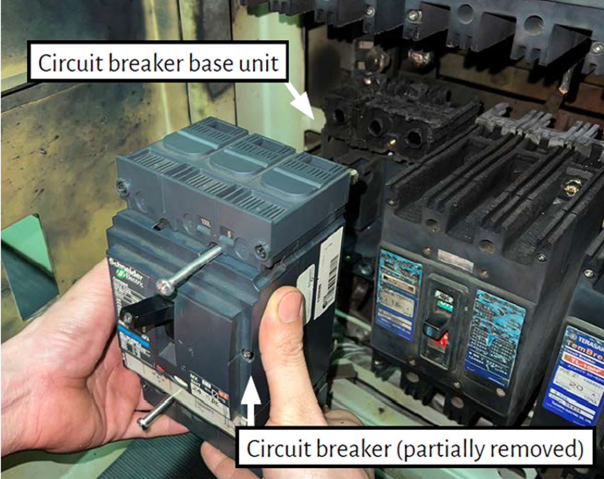 Circuit breaker arrangement