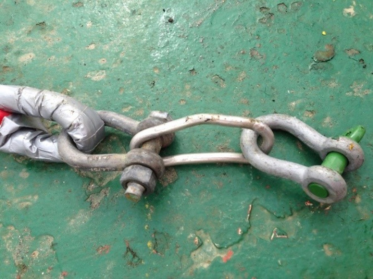 Broken lifting link