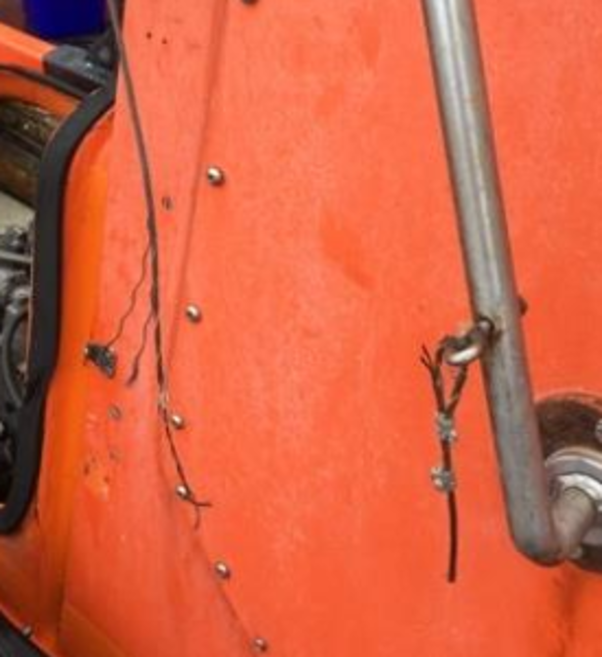IMCA SF 10/20: Marine Safety Forum: two incidents relating to fast rescue craft 9 1 The cable that releases the hook for the fall wire parted, resulting in the coxswain being unable to release the hook