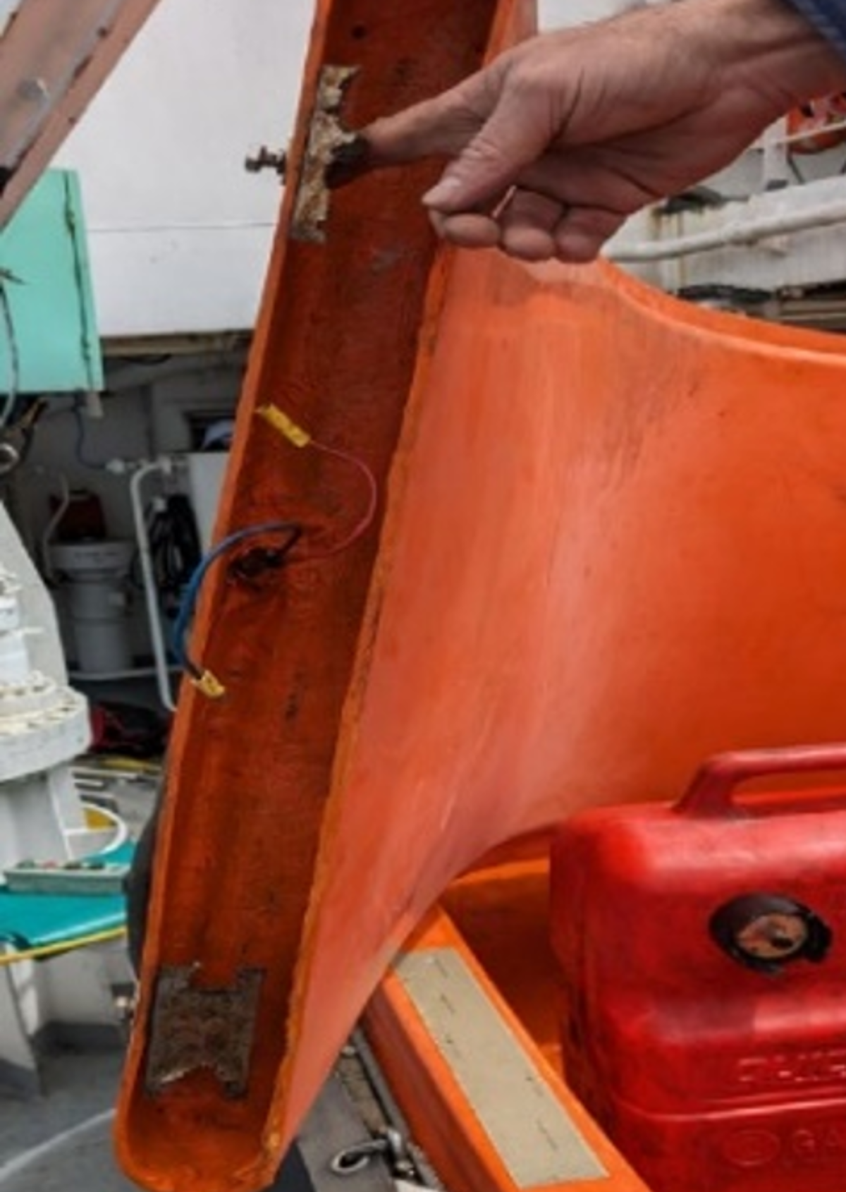 Failure of self-righting frame on Fast Rescue Craft (FRC)