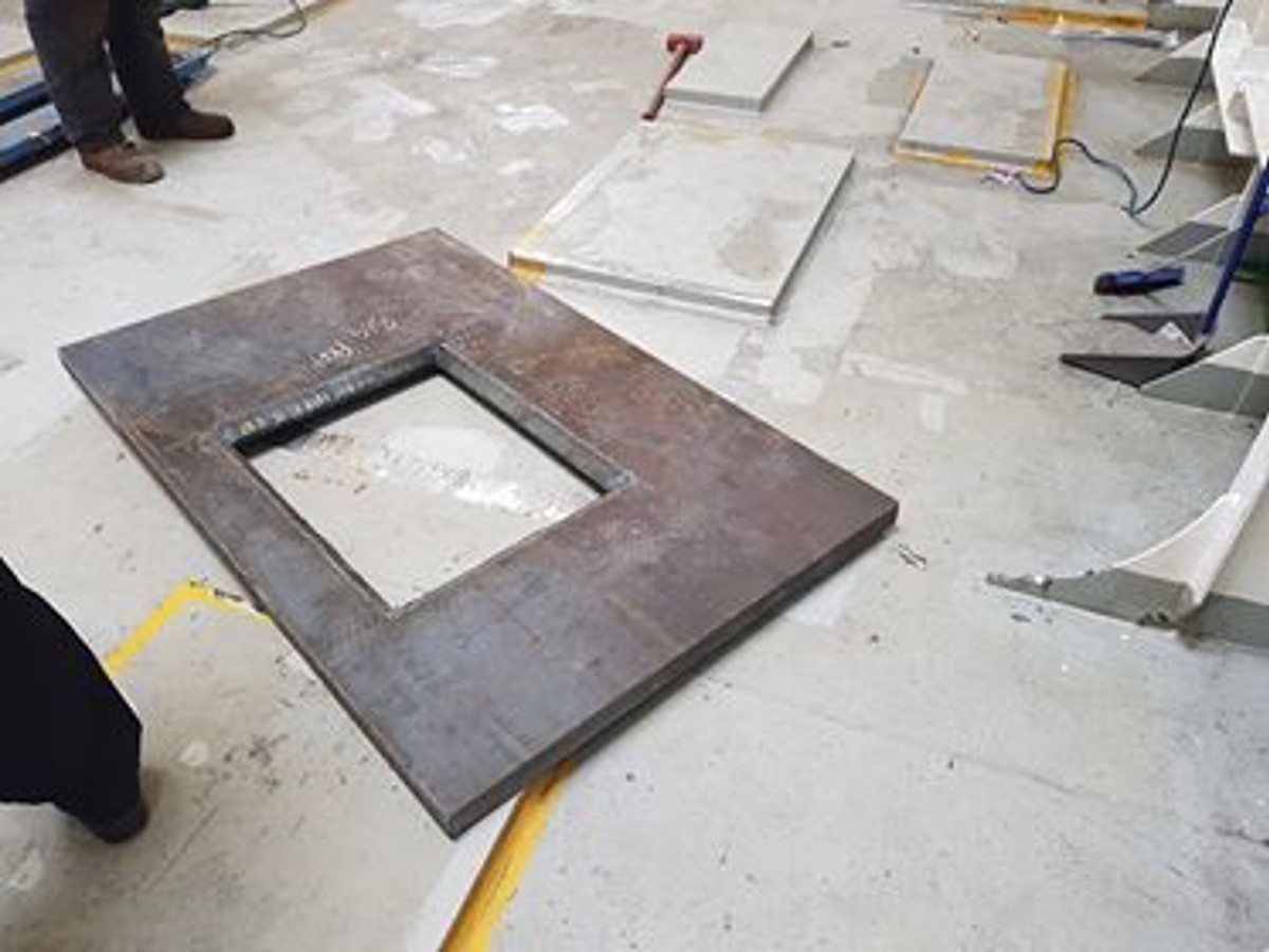 IMCA SF High potential dropped object during lifting operations 2 Steel plate on deck