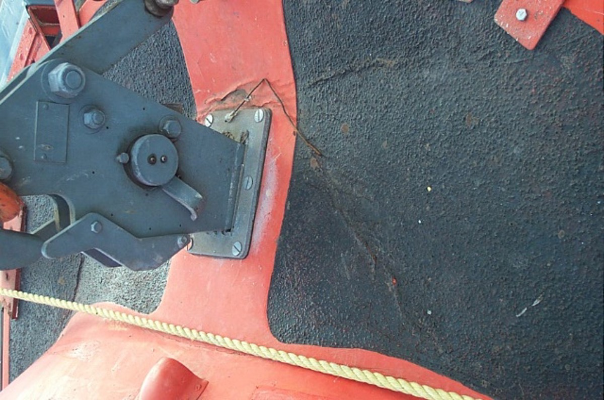 IMCA SF Failure of lifeboat lowering mechanism 3  mechanisms after modifications