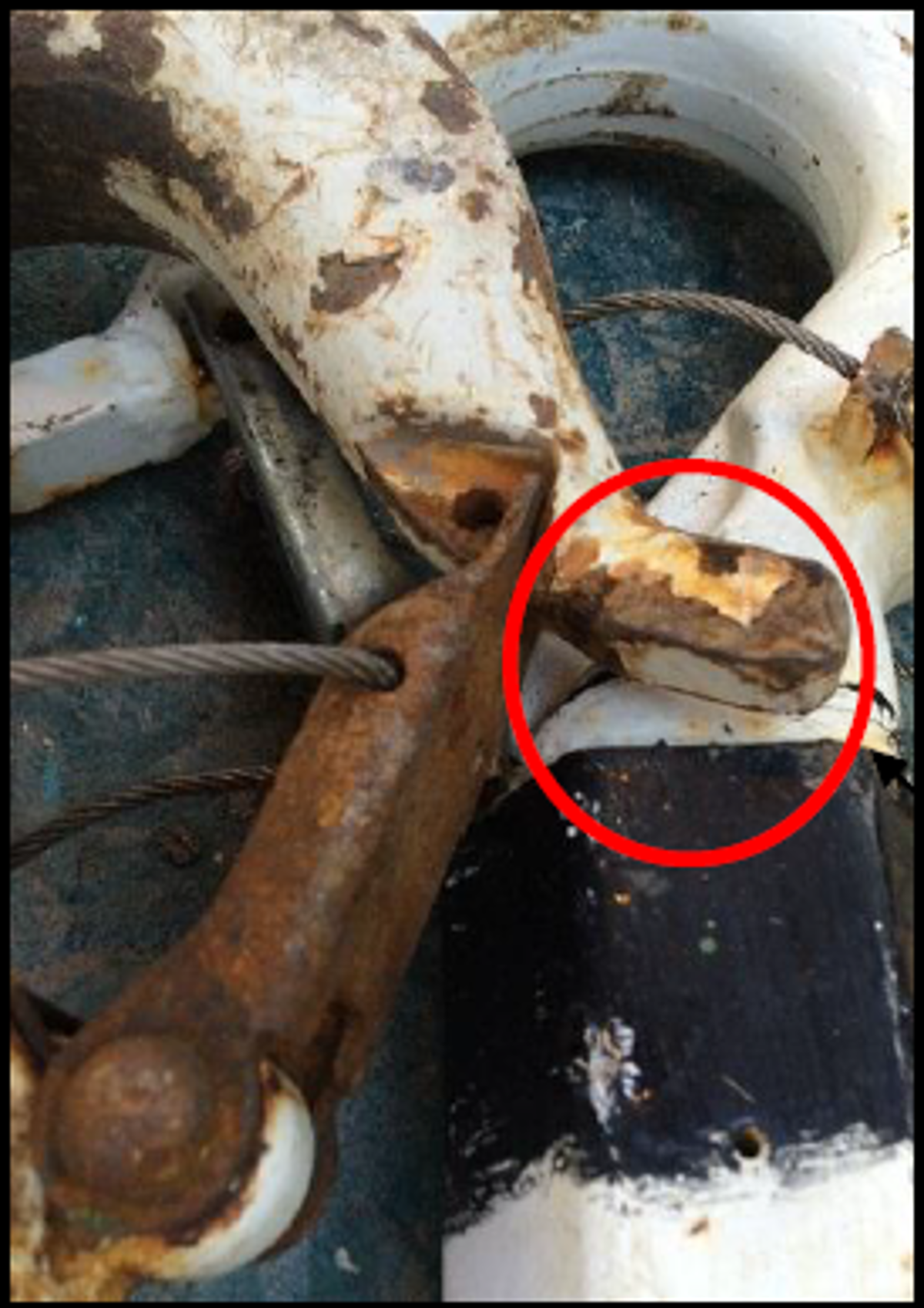 IMCA SF: Lost time injury (LTI): Rigger struck by rigging under tension 15 Image2 1 ROV hook ‘beak’, which caught the underside of the OVLS door and then parted