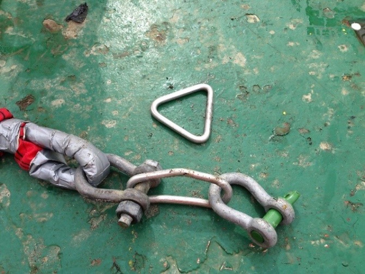 Broken lifting link