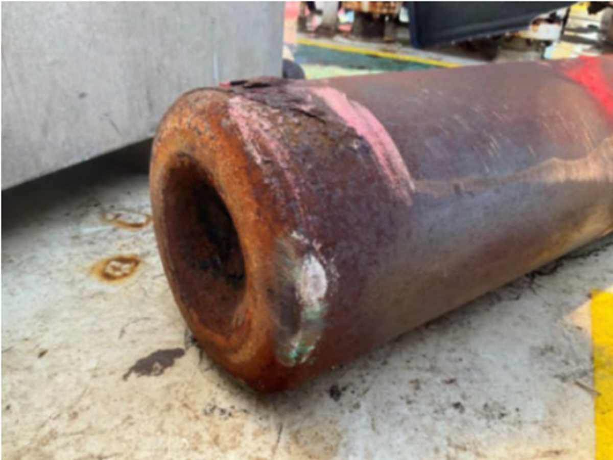 IMCA SF Nitrogen cylinder ruptured 2 Nitrogen cylinder - Base of bottle showing corrosion