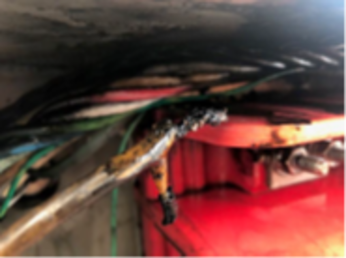 IMCA SF: Near miss: High voltage arc inside tether termination manifold 2 Conductor crimp dislodged and evidence of electrical arcing