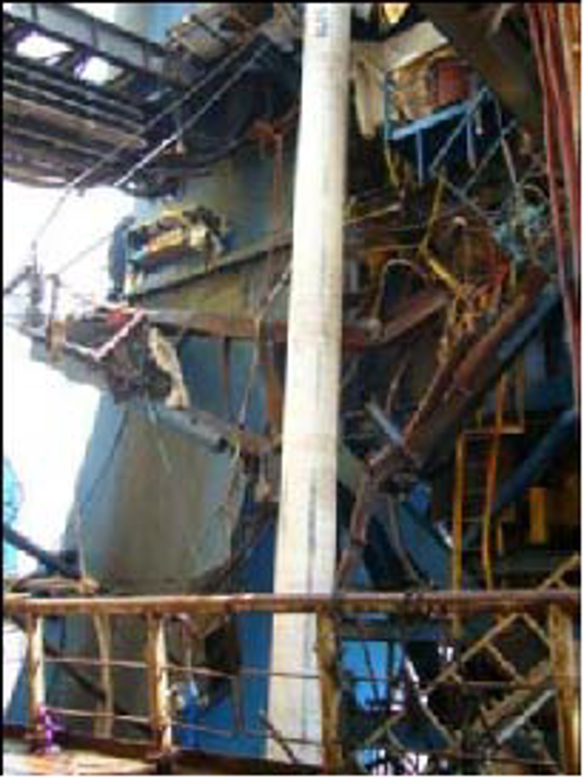 Failure of pipe handling system causes injuries and fatalities