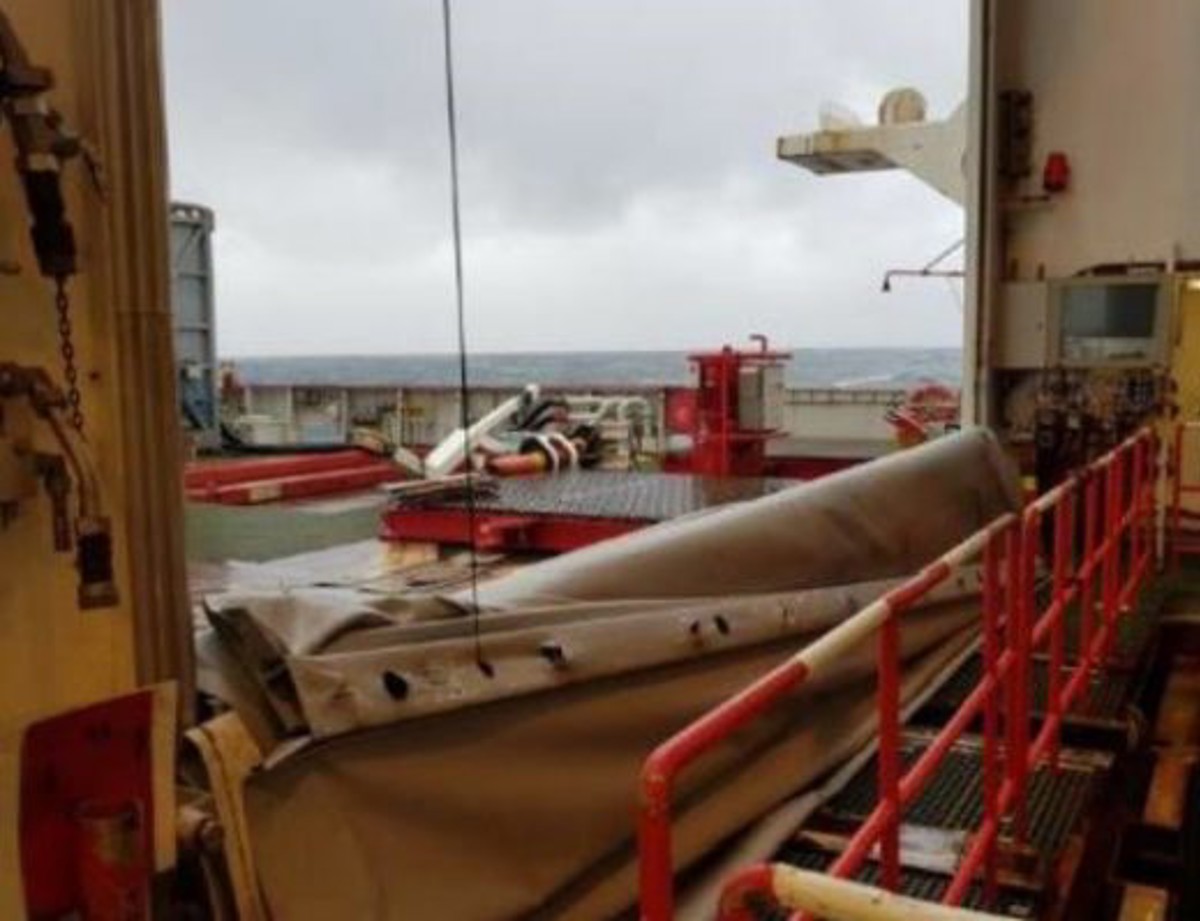 IMCA SF Hangar door failure and collapse 1 Collapsed hangar doors