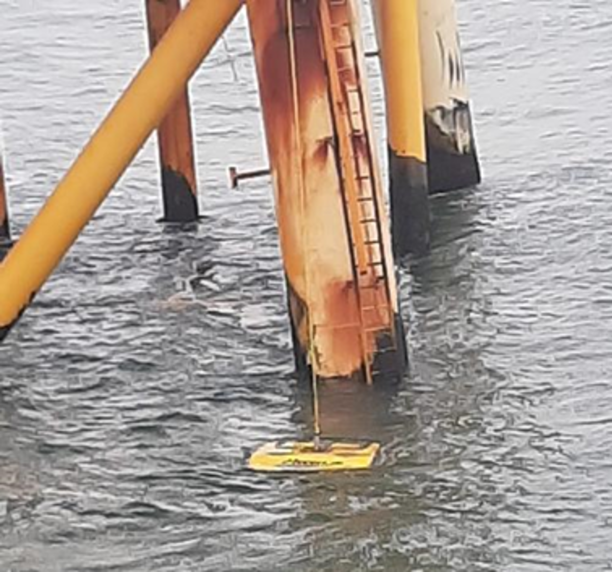 ROV drifted away from the platform and after a few hours the signal  from the ROV’s beacon was lost