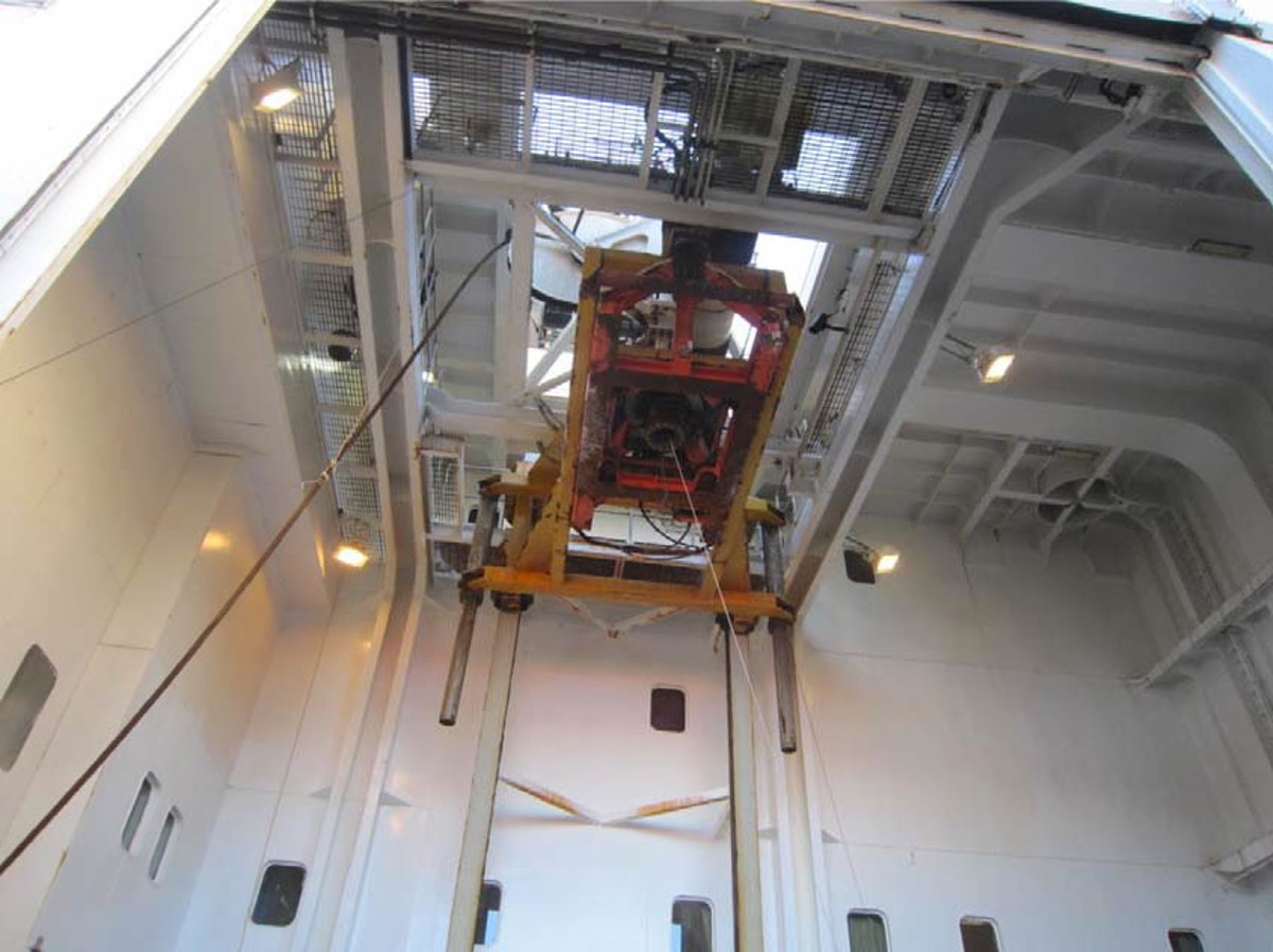 IMCA SF: High potential dropped object – steel bar, 10 m Imcasf17 13 Image2 looking to the top of the ROV hangar at the cursor and cursor winch