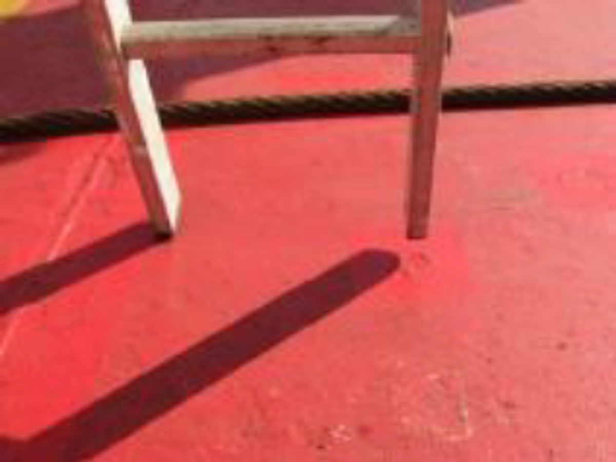ladder was unstable, both feet were not in firm contact with the deck