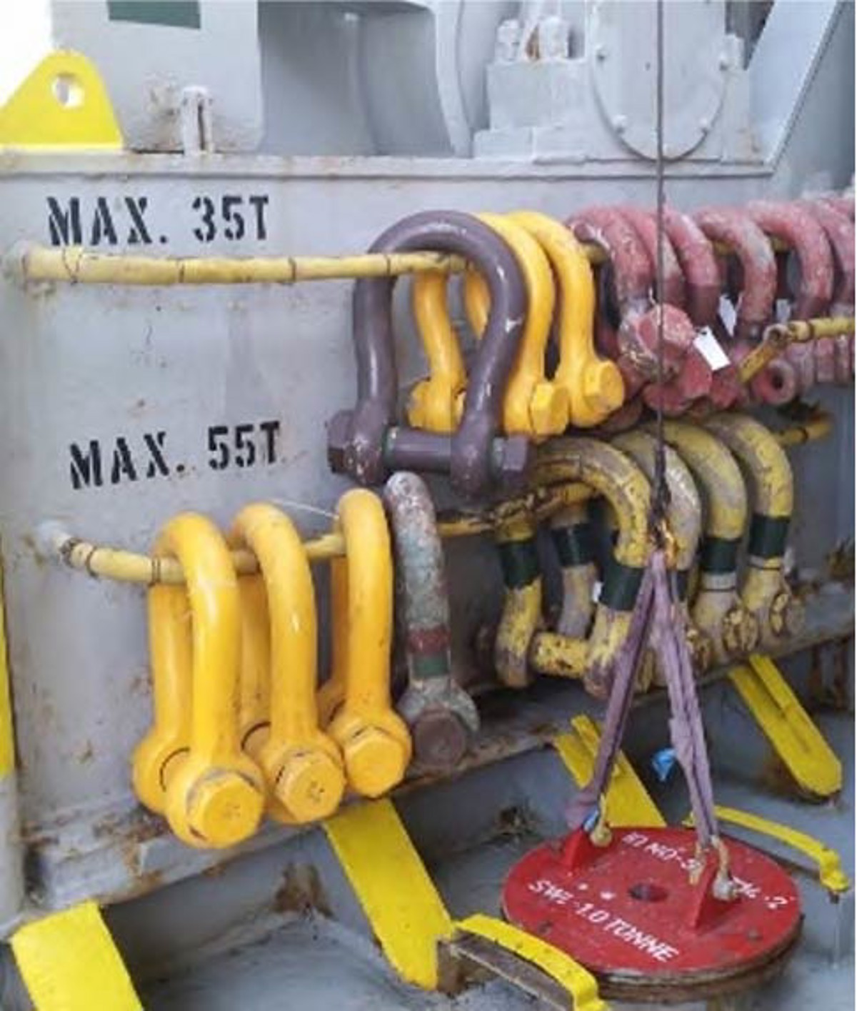 Construction Finger Rack Finger injury during maintenance work – restricted work case
