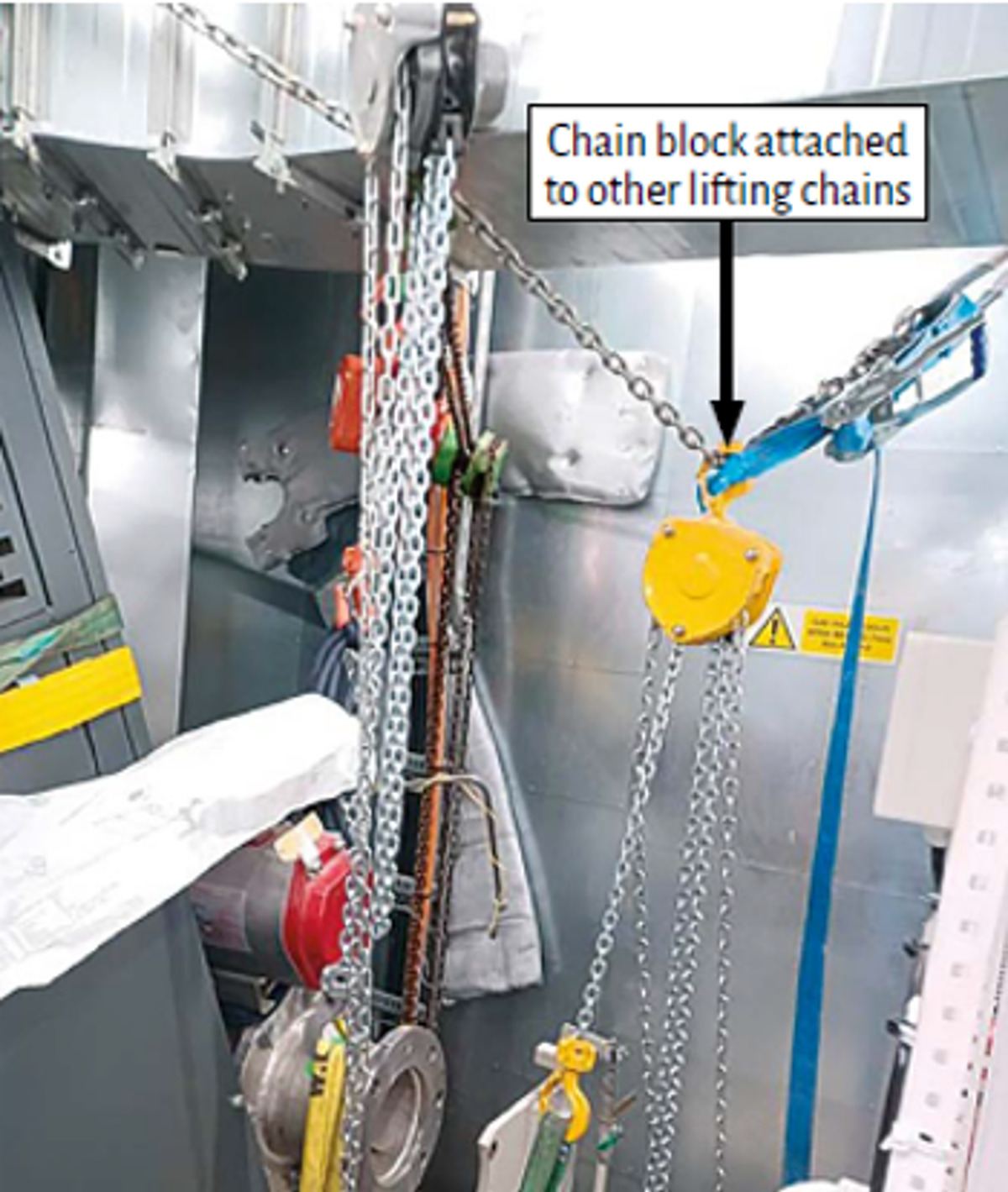 MAIB: Person injured during lifting of compressor