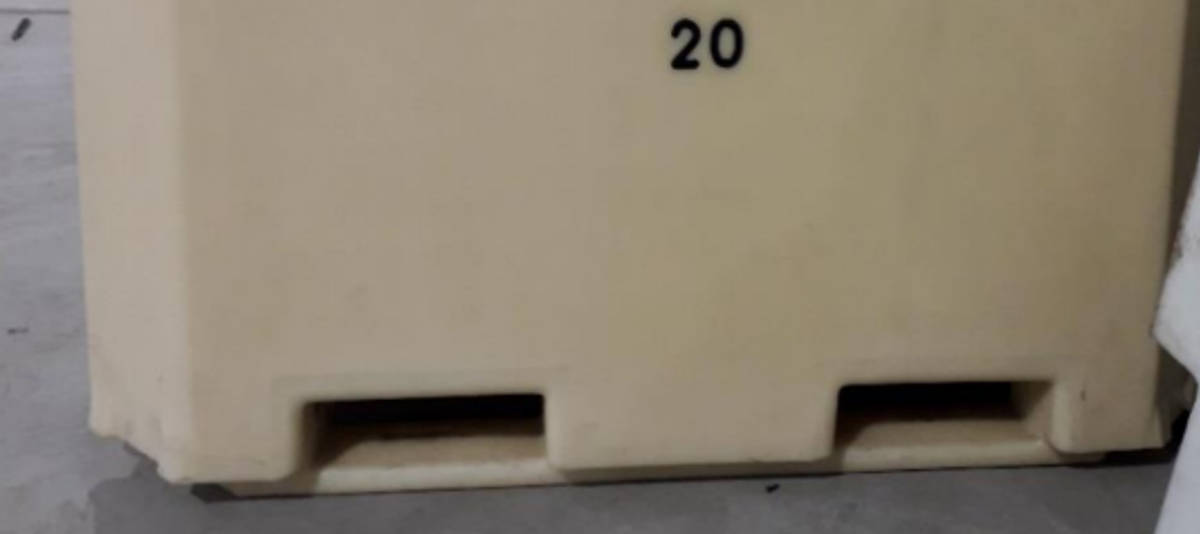 Showing correct box orientation with captive pockets presented.