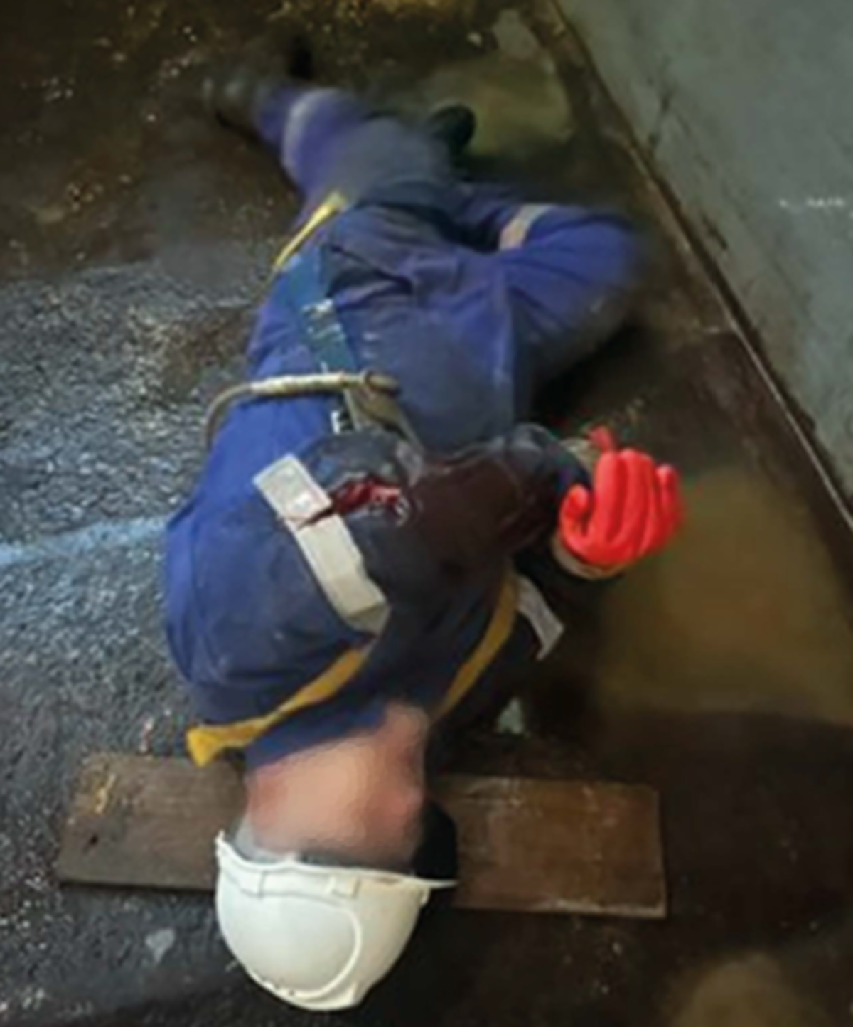 Photo of man who slipped into hold