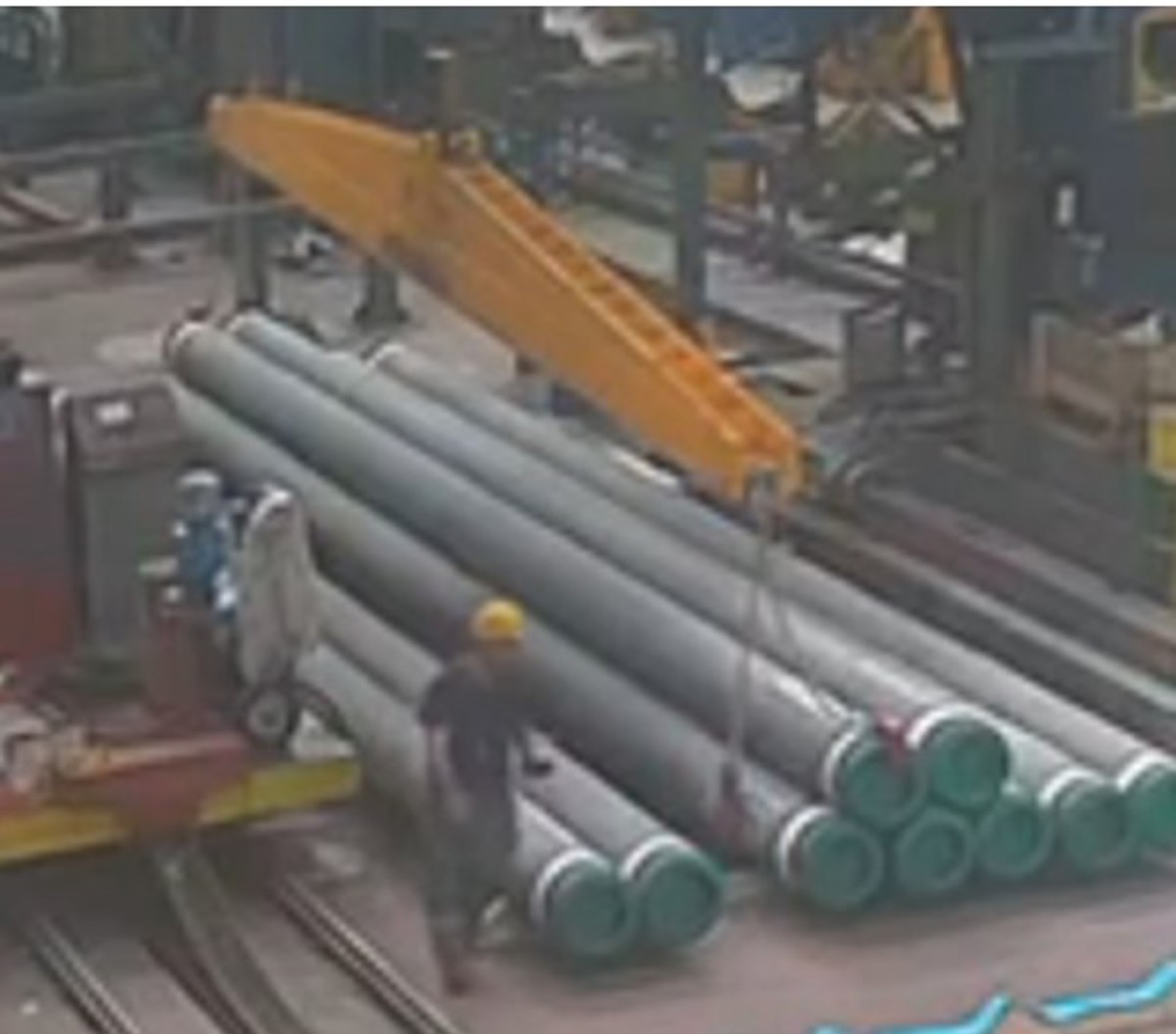 Crew member and pipe stack
