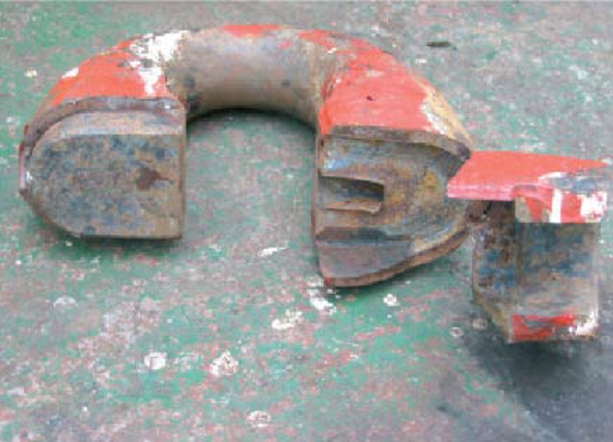 IMCA SF: Lost anchor chain Imcasf10 05 Image7 intricate shape of Kenter shackle means that large forces are transferred through relatively small contact areas