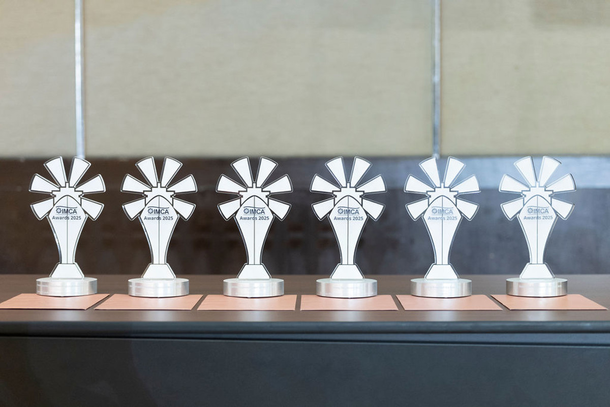 award trophies 2025