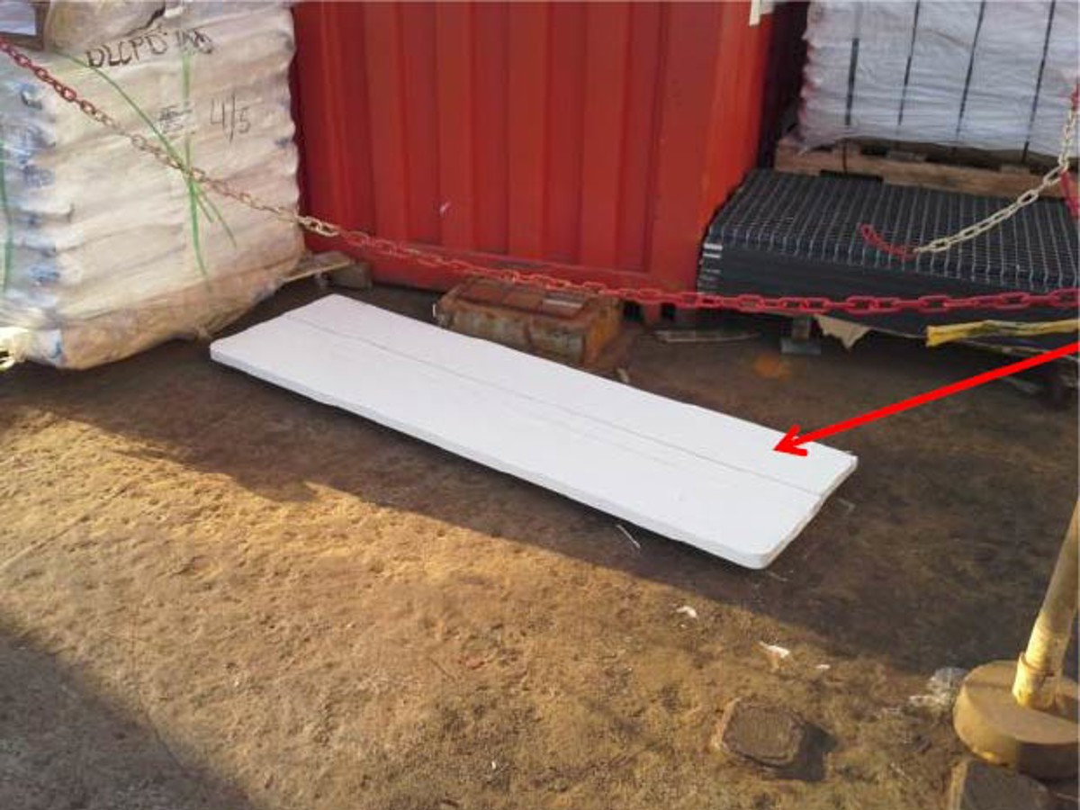 IMCA SF Unsecured object lifted by helicopter downwash 1 Cover of the bench on deck