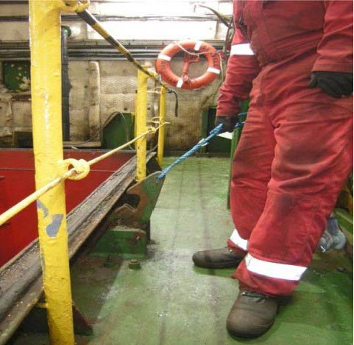 Rope tail in use (making manual handling unnecessary)