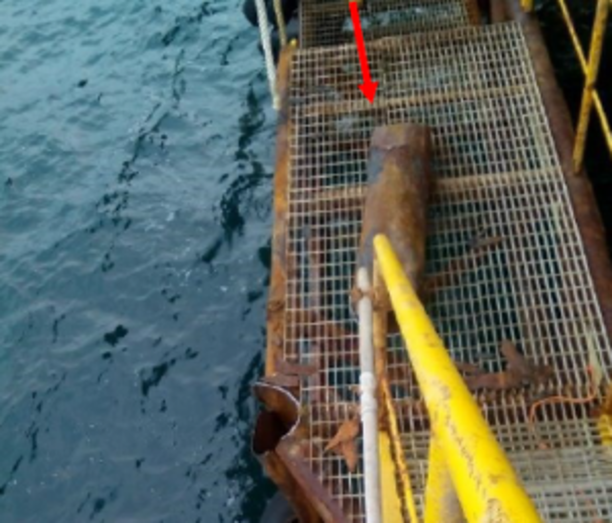 Damaged mooring bollard