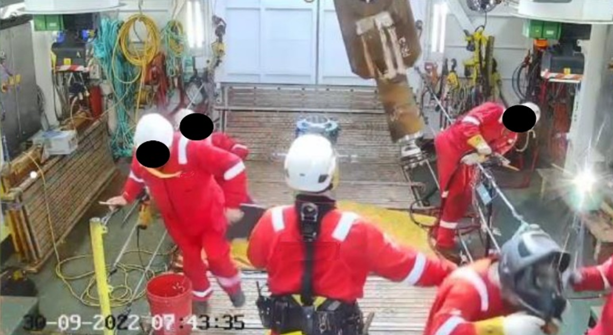 Showing A&R head ejected due to pressure Showing A&R head ejected due to pressure