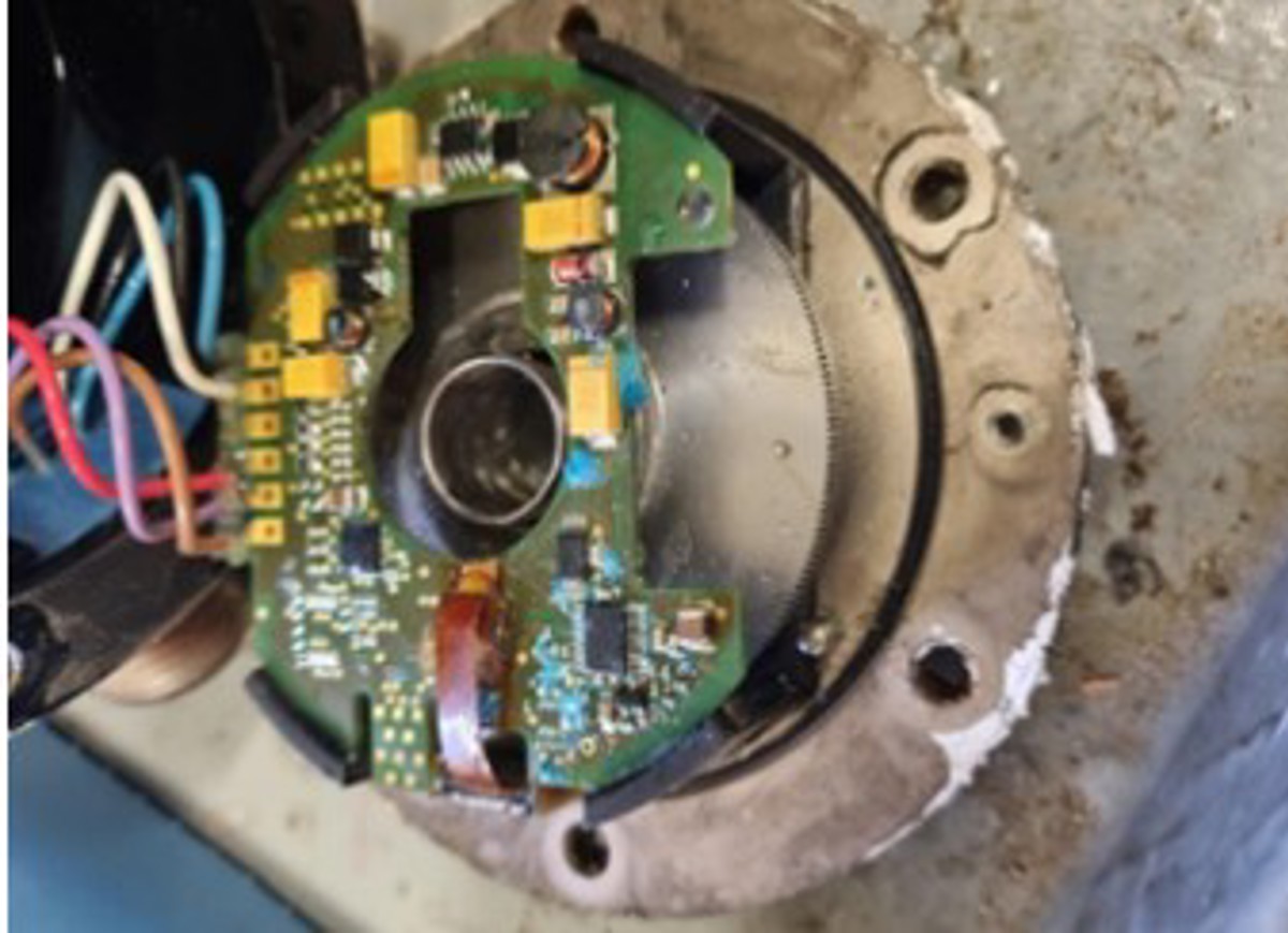The main crane auxiliary line encoder unit was damaged due to water ingress, and gave  the wrong input to the crane, causing uncontrolled movements of the auxiliary wire as  the crane was started up.