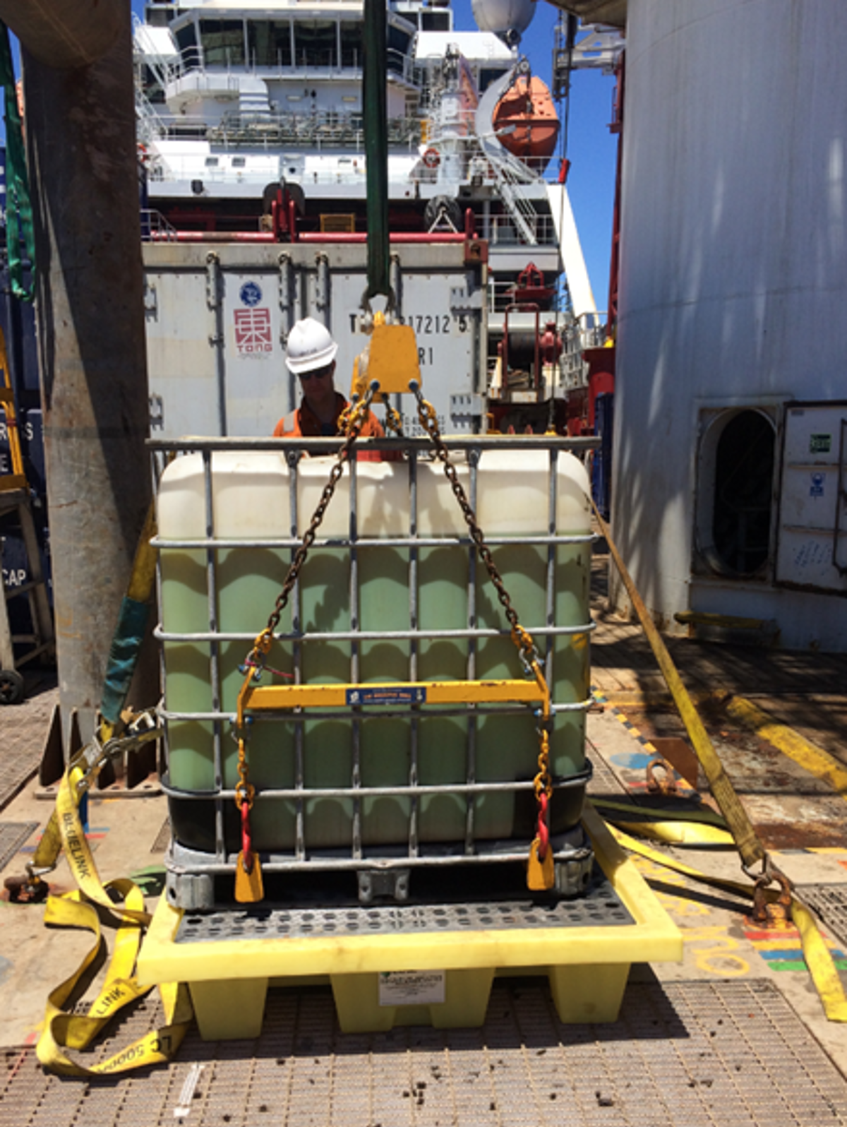 Container Dropped Dropped object – intermediate bulk container (IBC)
