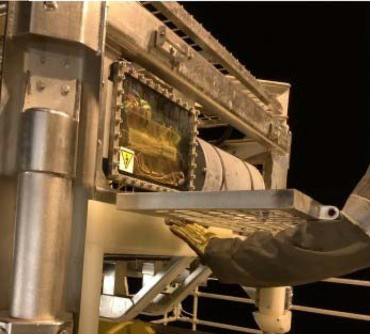 A worker suffered a crushed finger when the protection guard of a Saab Seaeye TMS8  Tether Management System fell on their finger