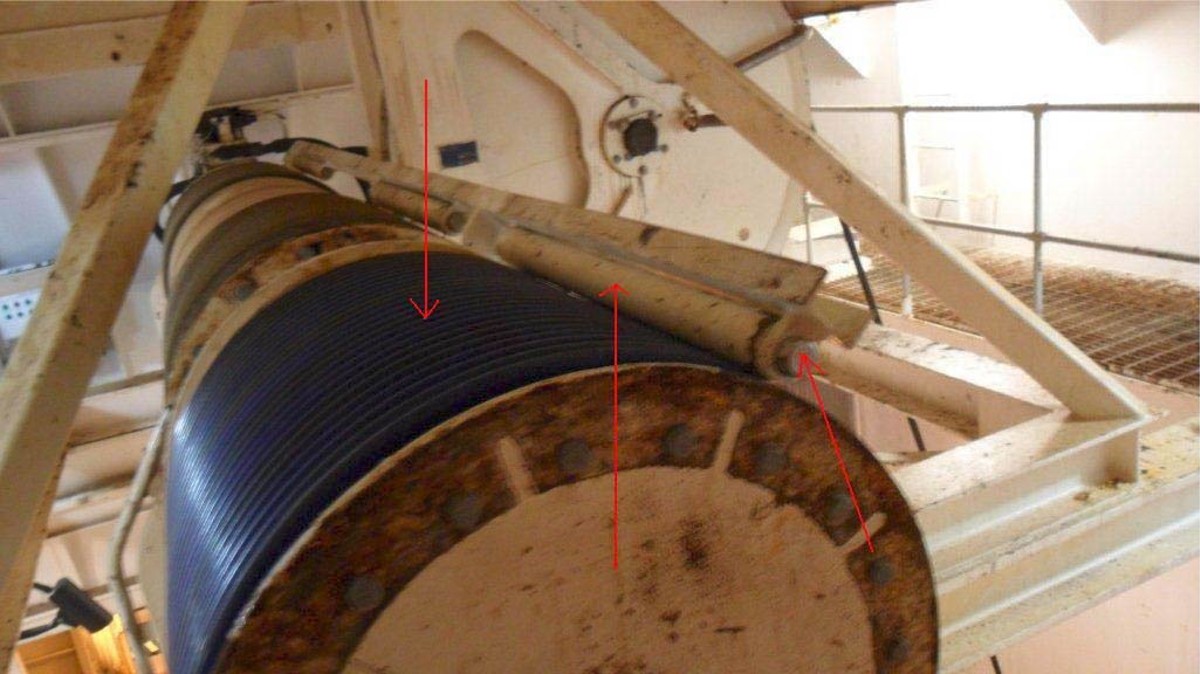 IMCA SF:High potential dropped object – steel bar, 10 m Imcasf17 13 Image1 ROV umbilical winch drum from which steel bar fell