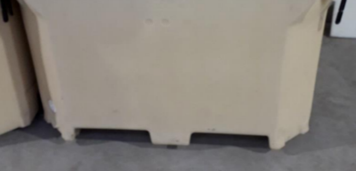 Showing incorrect box orientation with non-captive pockets presented.