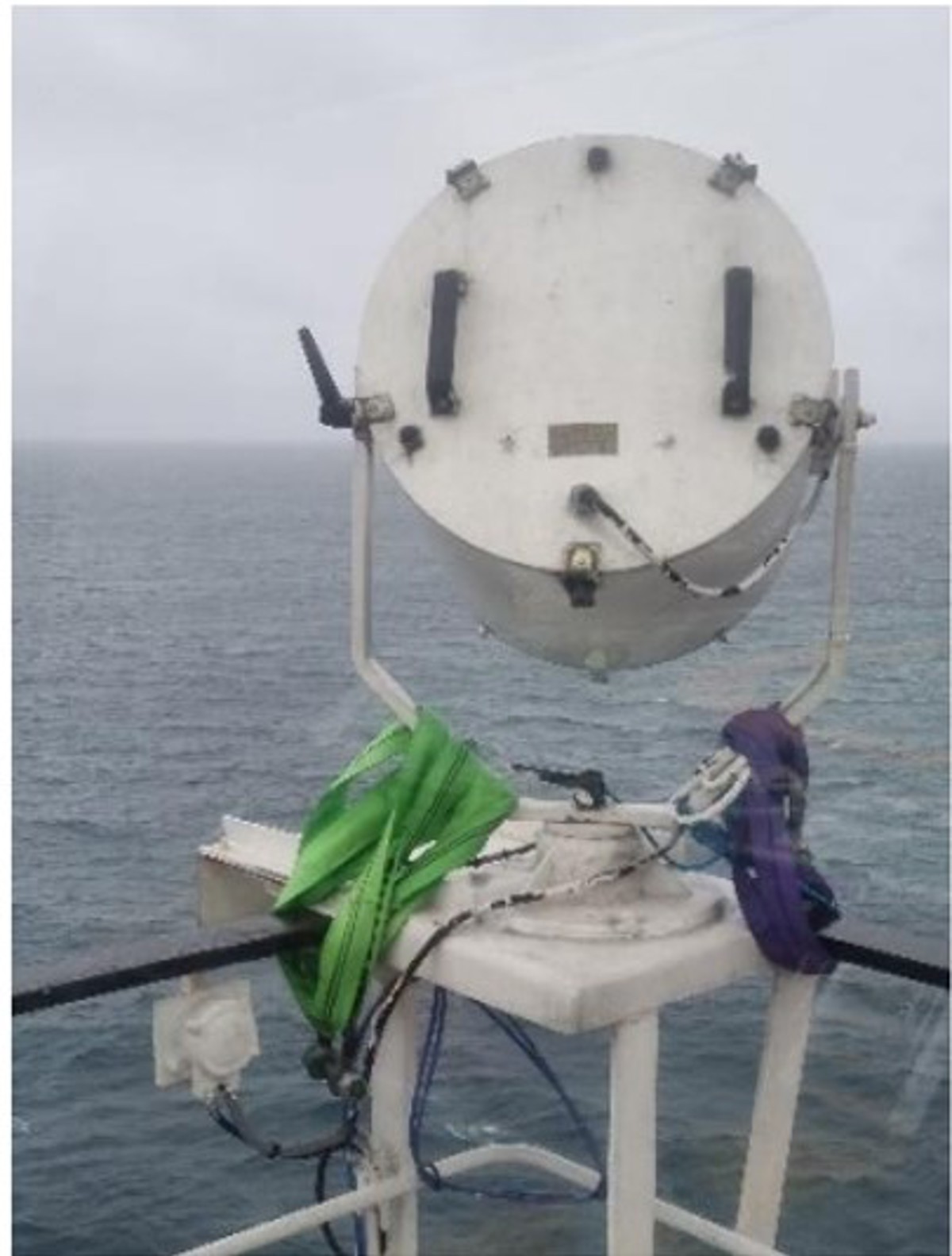 IMCA SF Searchlight fell from vessel during heavy weather 2 Remaining Searchlight with Additional Securing