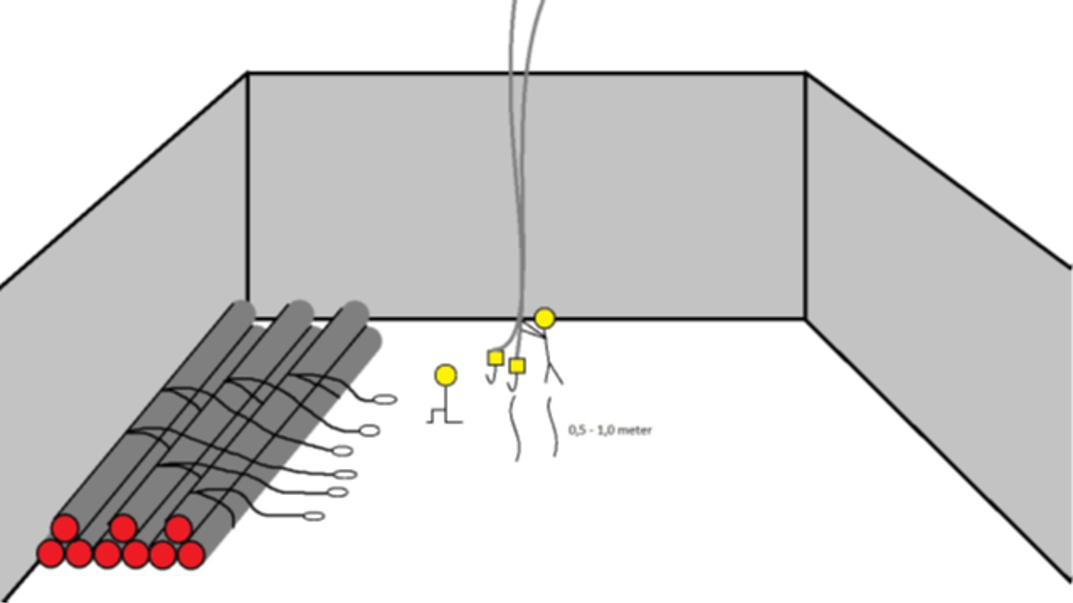 The injured person saw the hooks moving away and tried to secure the wire