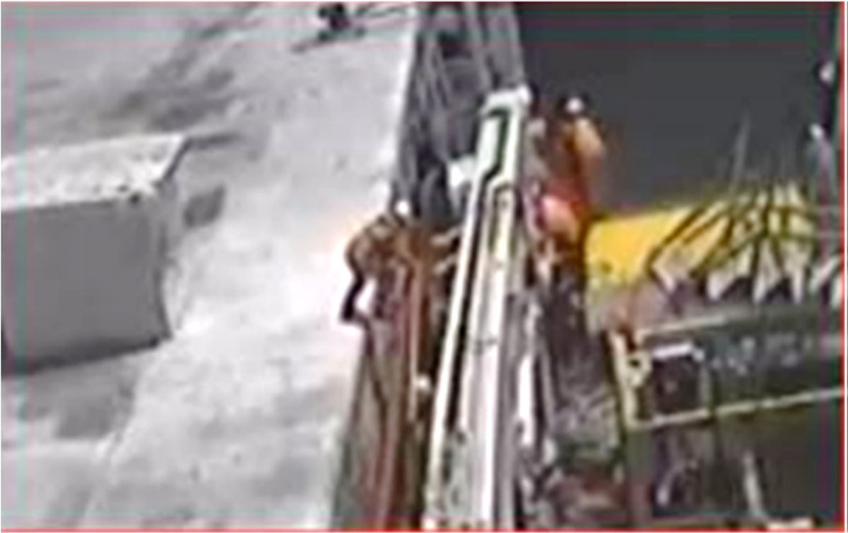 IMCA SF 28/19: Unsafe boarding during unmooring operation 3 (1) The mooring lines were not recovered quickly enough, resulting in an entanglement into a stern thruster.