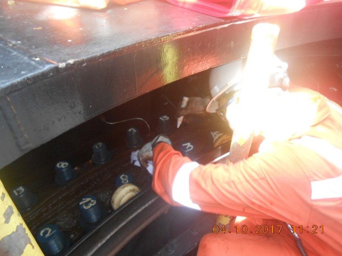 IMCA SF: Unplanned release of stored energy: Worker struck and injured by tensioning tool Image7 (3) turret working location