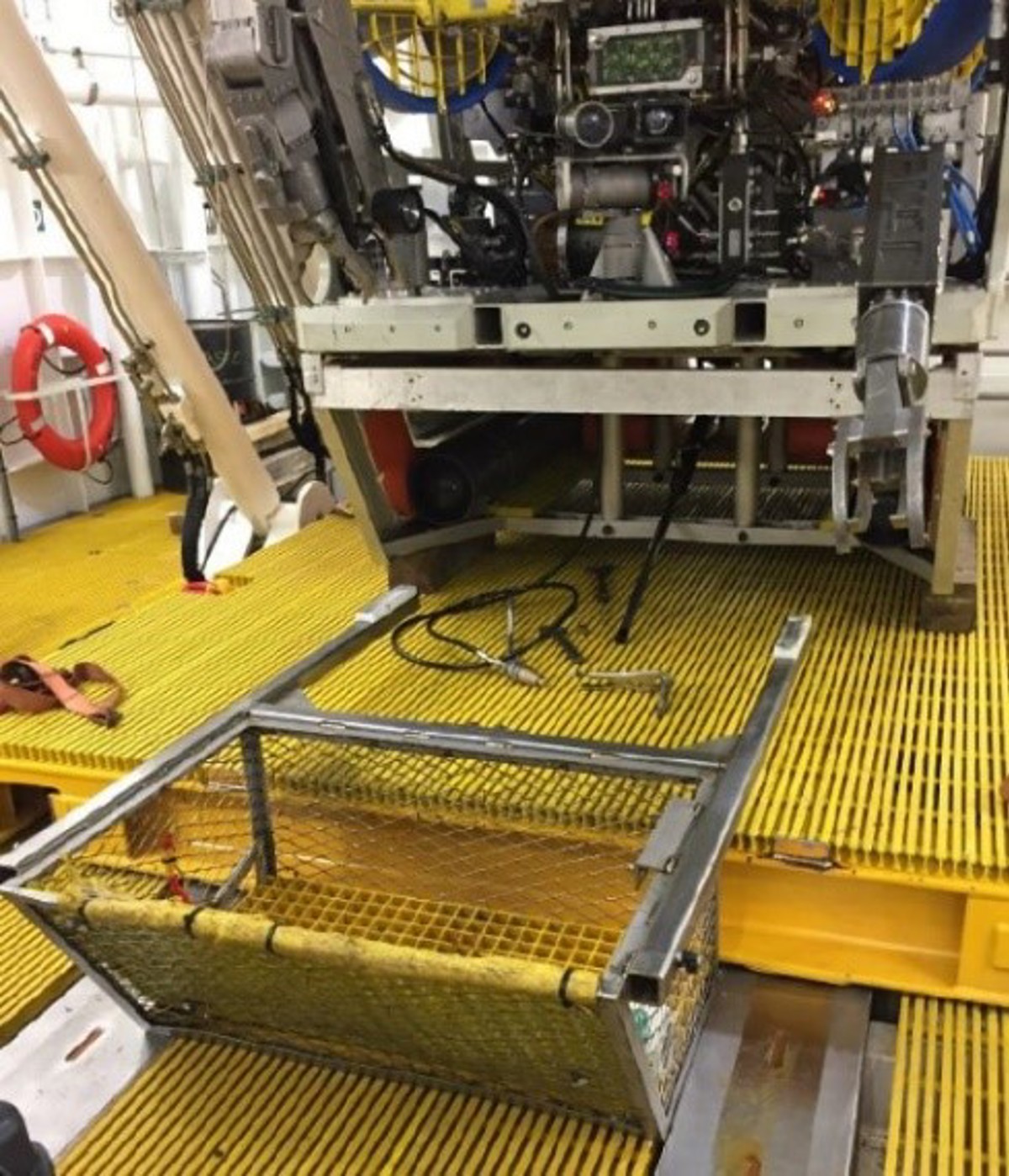 Maintance Rood Object Dropped object: first aid injury during ROV maintenance